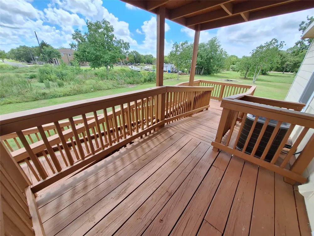 304 Bayside Drive Anahuac, TX 77514