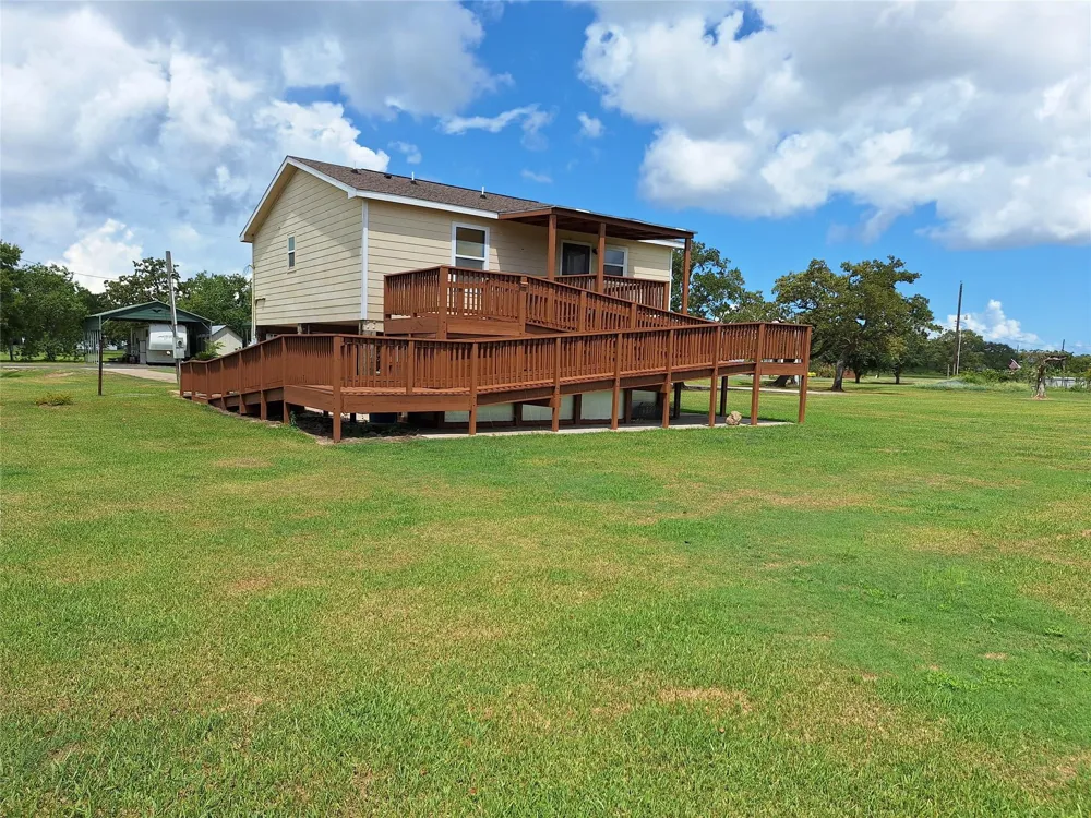 304 Bayside Drive Anahuac, TX 77514