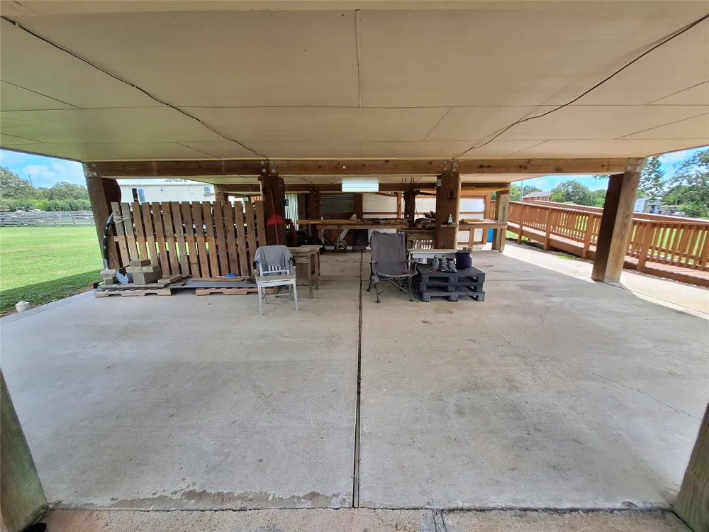 304 Bayside Drive Anahuac, TX 77514