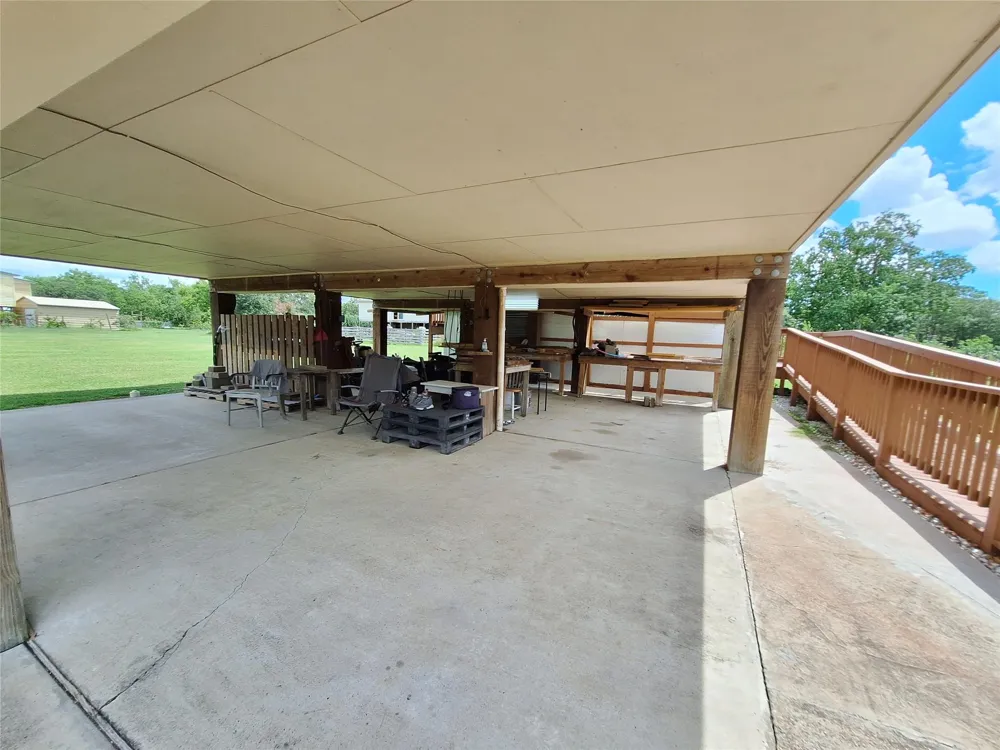 304 Bayside Drive Anahuac, TX 77514
