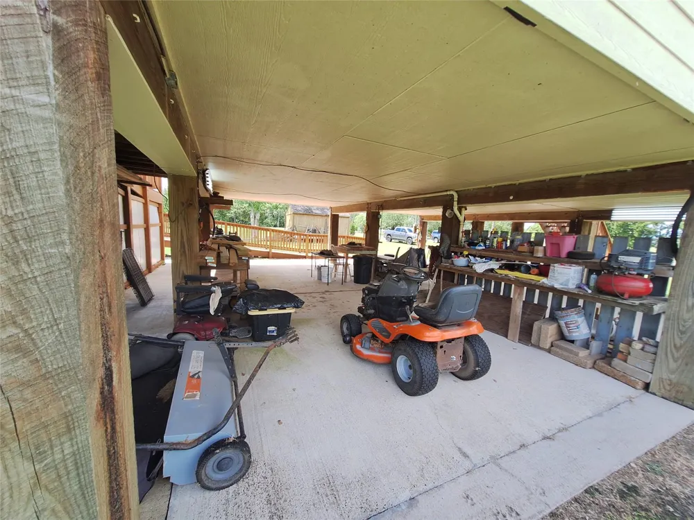 304 Bayside Drive Anahuac, TX 77514