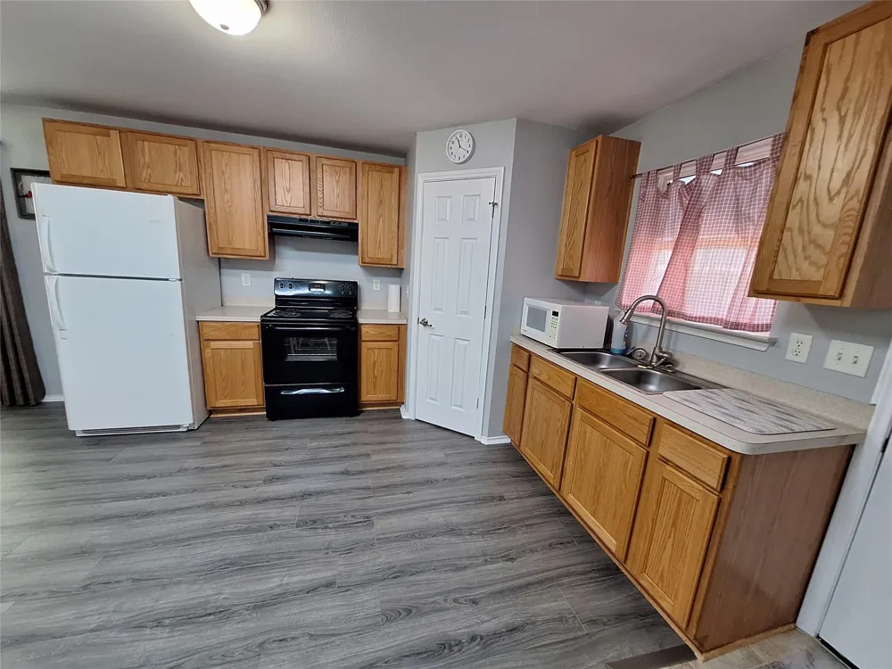 304 Bayside Drive Anahuac, TX 77514