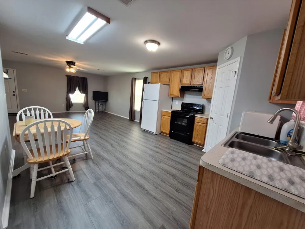 304 Bayside Drive Anahuac, TX 77514
