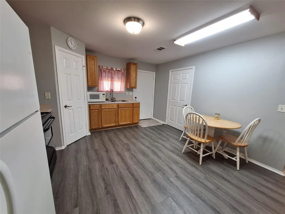 304 Bayside Drive Anahuac, TX 77514