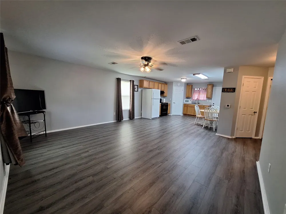 304 Bayside Drive Anahuac, TX 77514