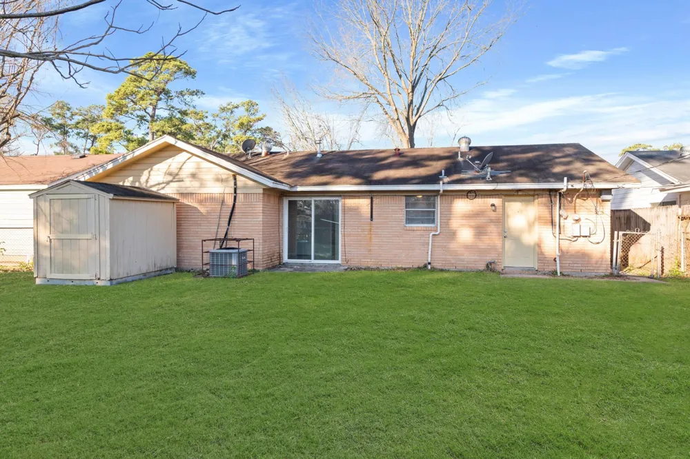 11218 Rebel Road Houston, TX 77016