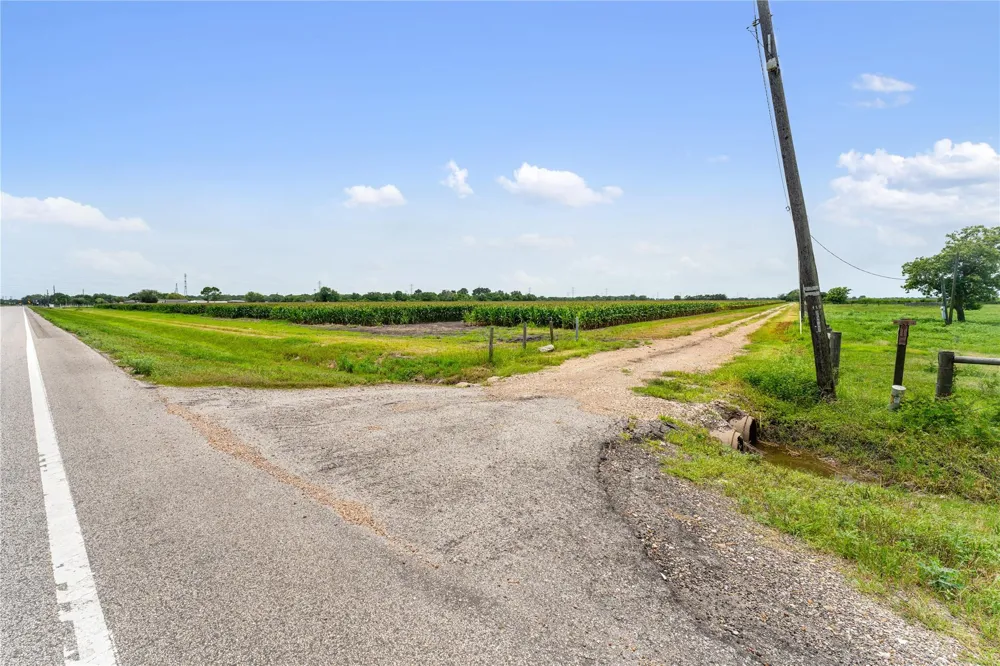 13416 Fm 361 Road Needville, TX 77461