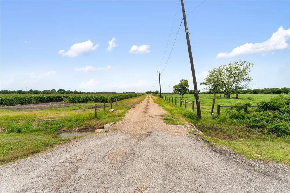 13416 Fm 361 Road Needville, TX 77461
