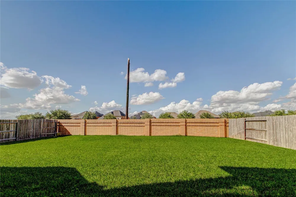 27810 Yorkshire Brook Lane Fulshear, TX 77441