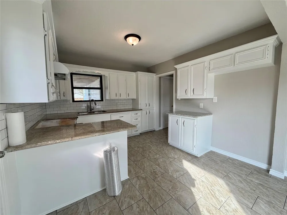 1214 W 5th Street Freeport, TX 77541