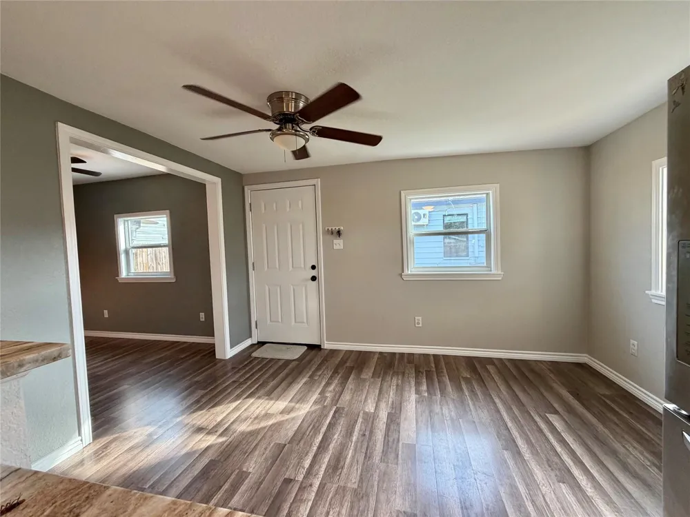 1214 W 5th Street Freeport, TX 77541