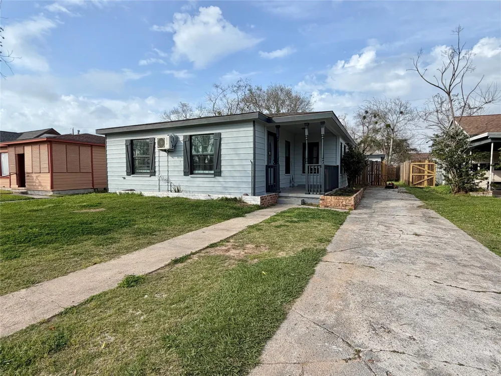 1214 W 5th Street Freeport, TX 77541