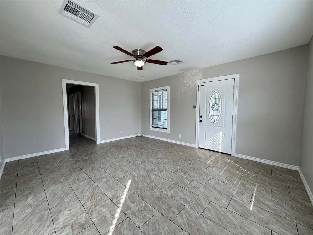 1214 W 5th Street Freeport, TX 77541