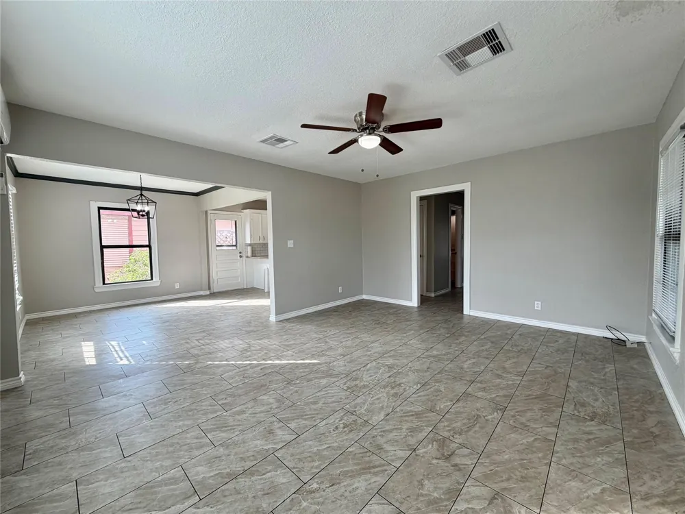 1214 W 5th Street Freeport, TX 77541