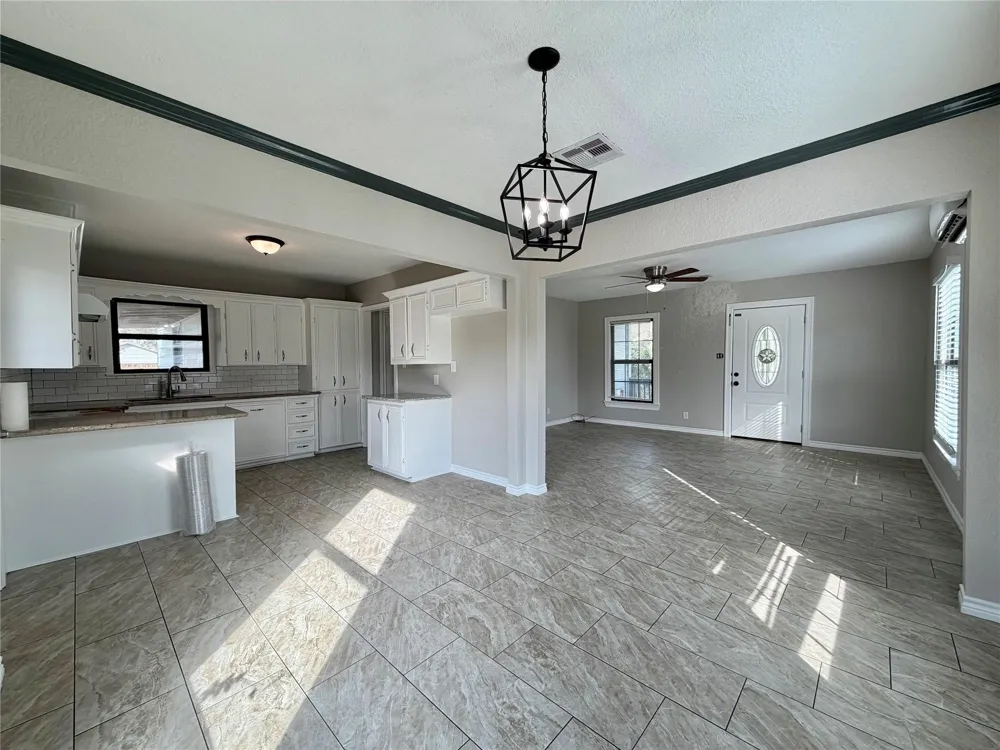 1214 W 5th Street Freeport, TX 77541