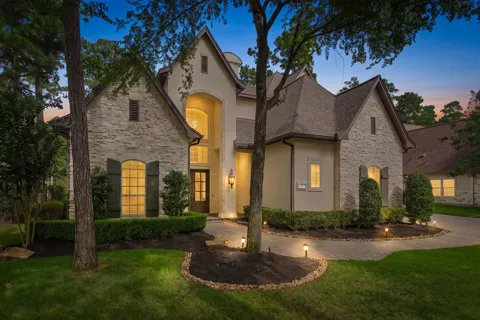 98 W Ambassador Bend