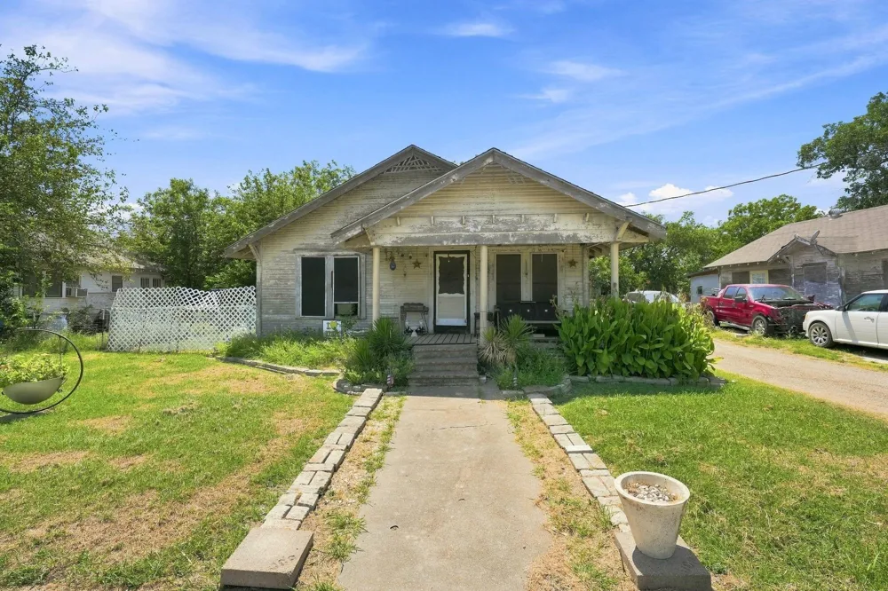 403 Hill Street Itasca, TX 76055