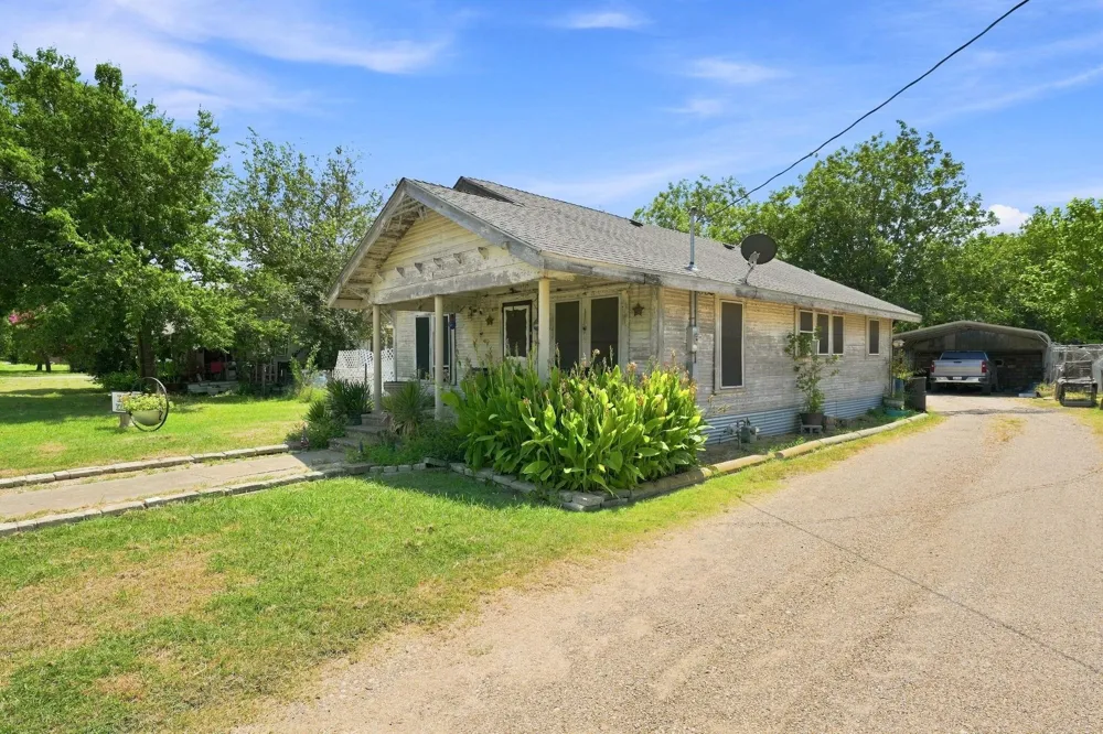 403 Hill Street Itasca, TX 76055