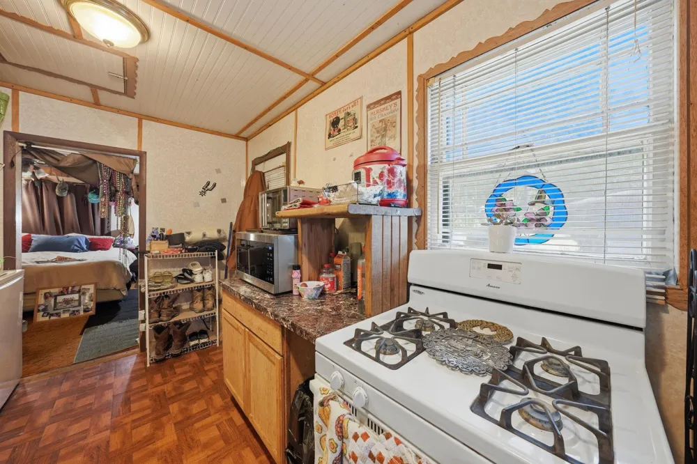 403 Hill Street Itasca, TX 76055