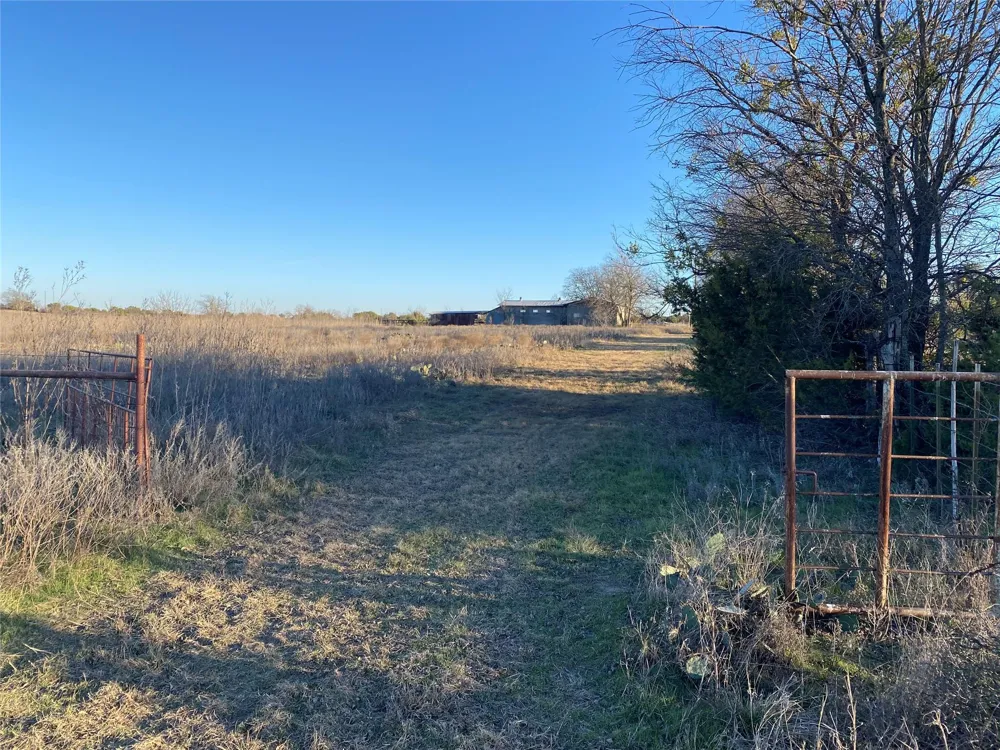 9925 County Road 539 Hico, TX 76457
