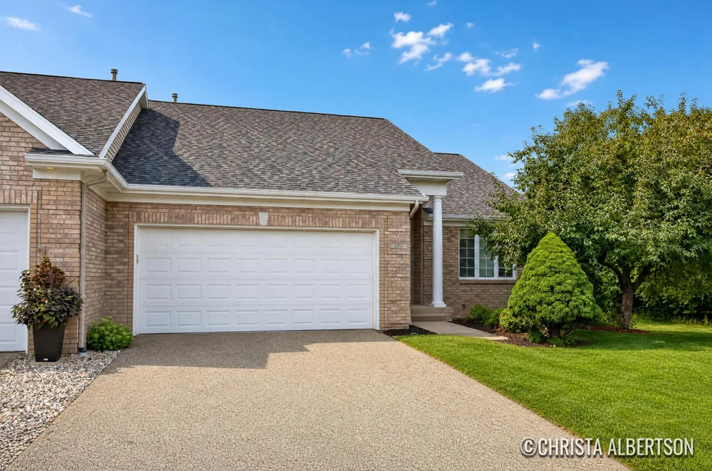 2555 Gracepoint Court SE #40 Caledonia, MI 49316