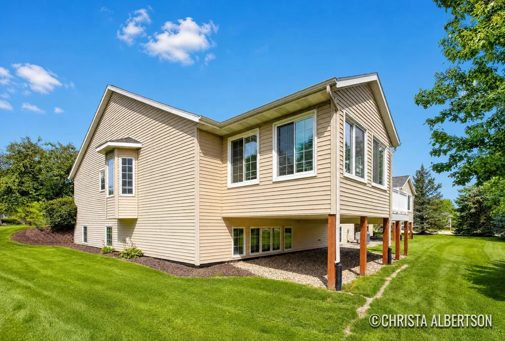 2555 Gracepoint Court SE #40 Caledonia, MI 49316
