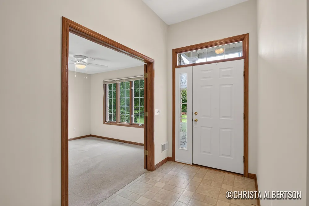 2555 Gracepoint Court SE #40 Caledonia, MI 49316