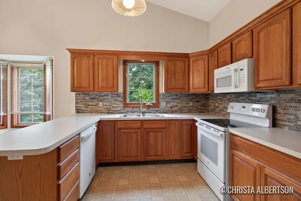2555 Gracepoint Court SE #40 Caledonia, MI 49316