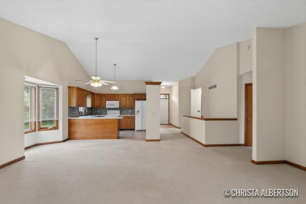 2555 Gracepoint Court SE #40 Caledonia, MI 49316