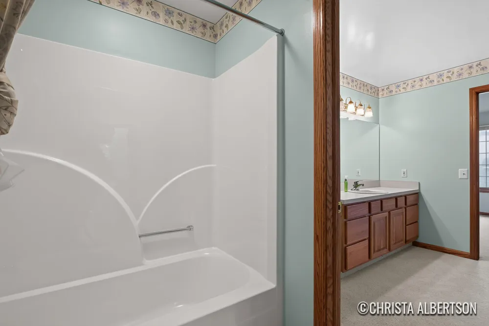 2555 Gracepoint Court SE #40 Caledonia, MI 49316