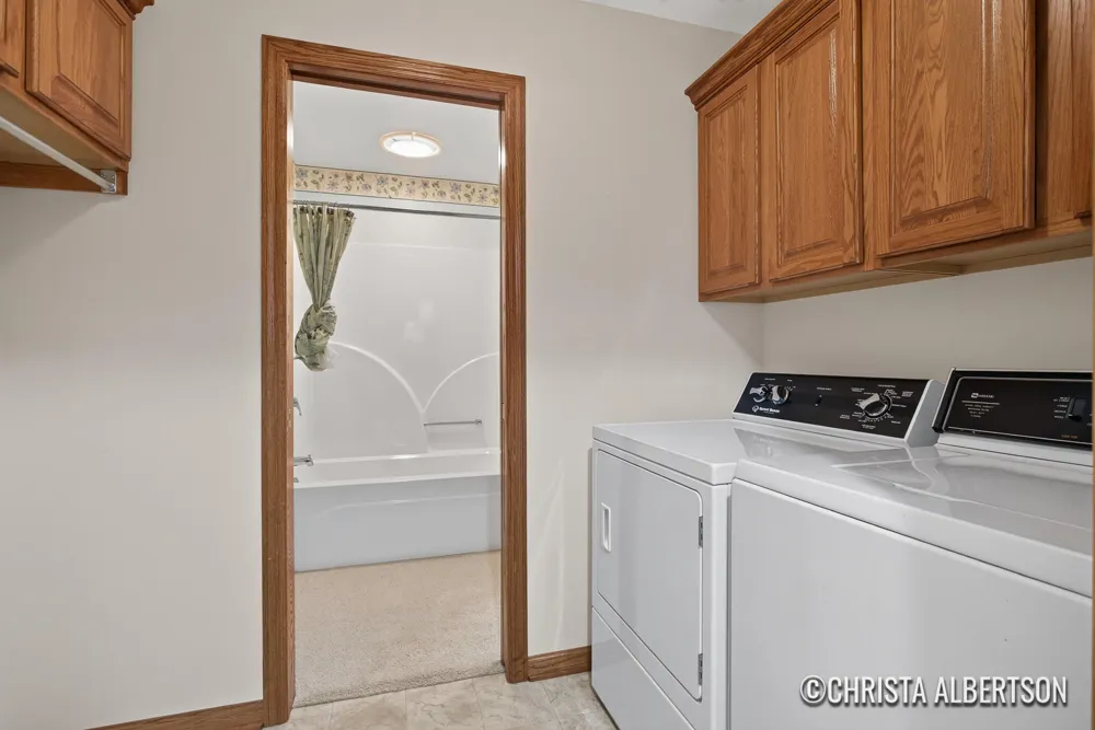 2555 Gracepoint Court SE #40 Caledonia, MI 49316