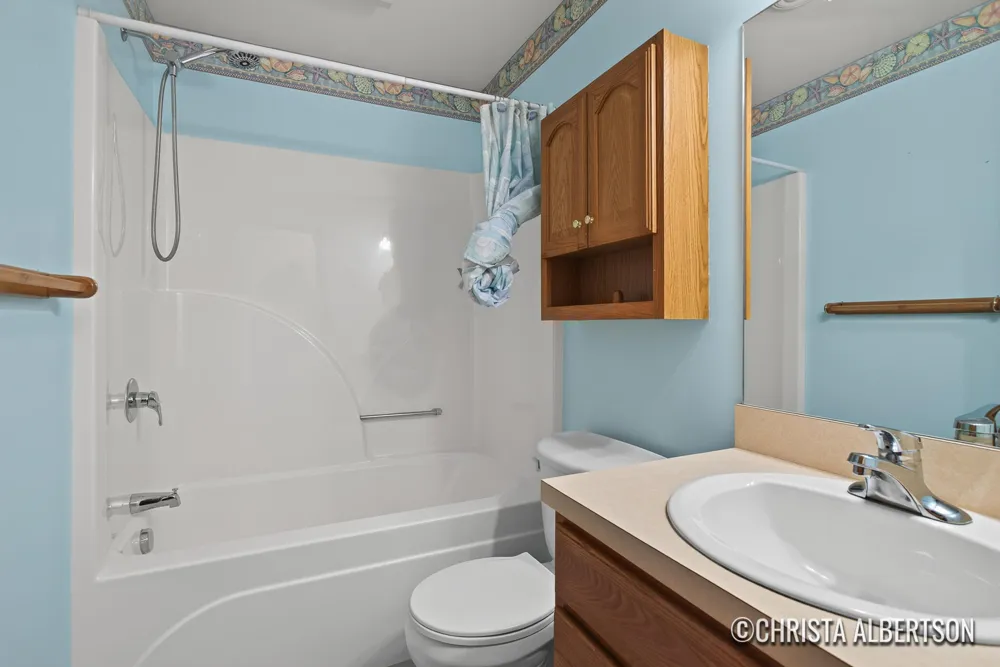 2555 Gracepoint Court SE #40 Caledonia, MI 49316