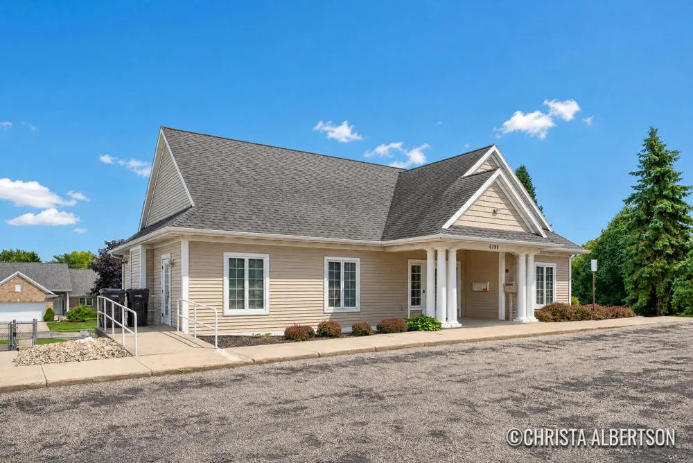2555 Gracepoint Court SE #40 Caledonia, MI 49316