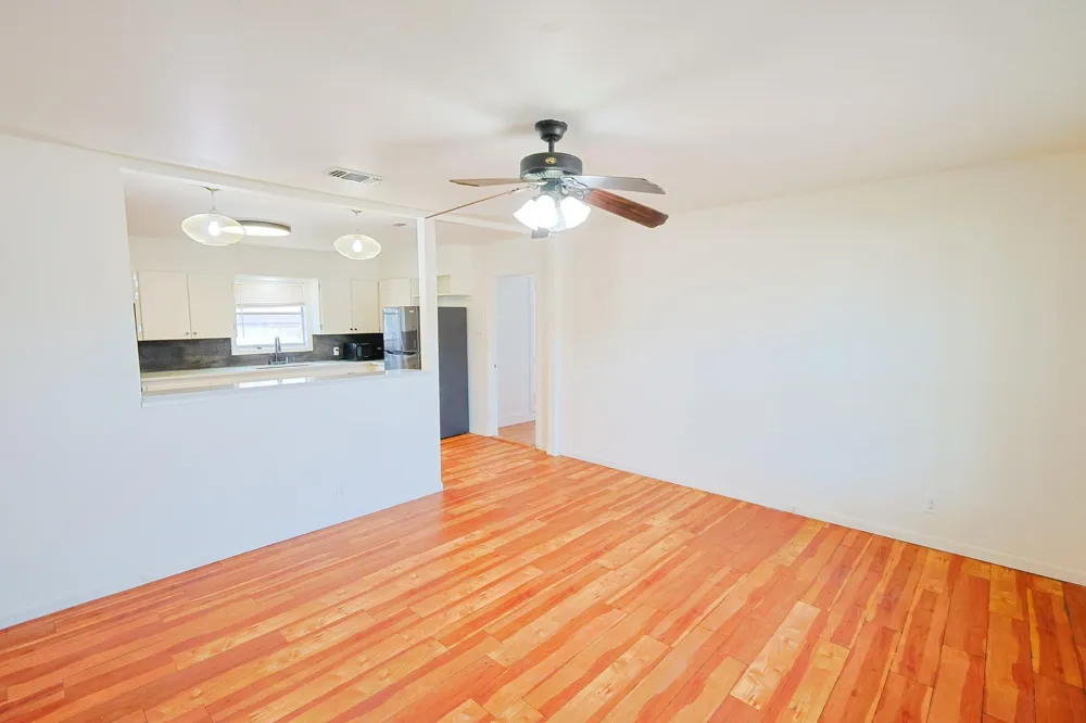 909 E Sarah Street Cuero, TX 77954