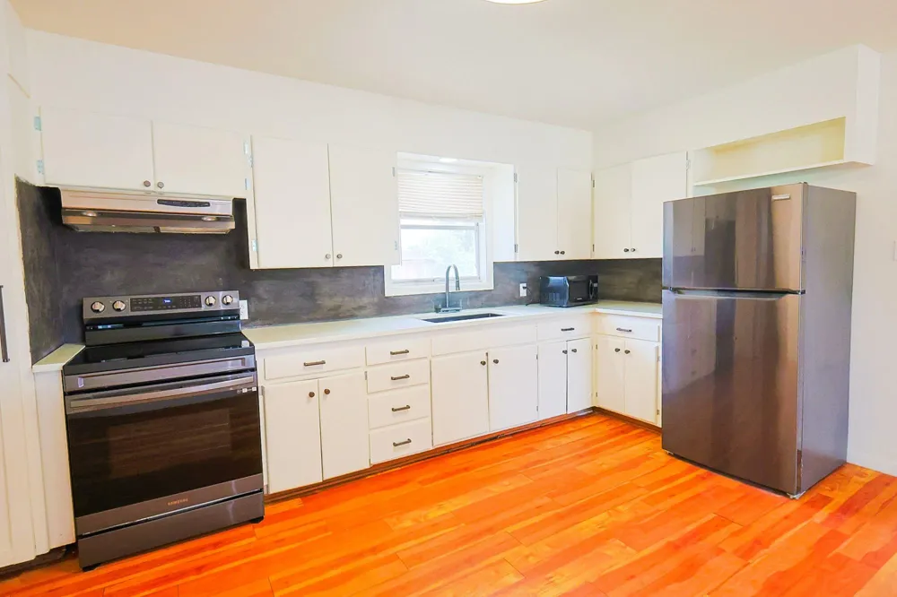 909 E Sarah Street Cuero, TX 77954