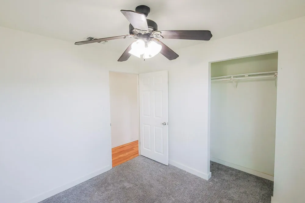 909 E Sarah Street Cuero, TX 77954