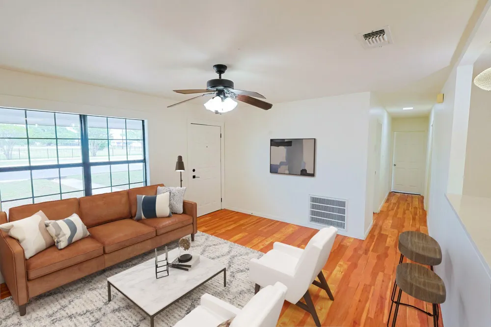 909 E Sarah Street Cuero, TX 77954
