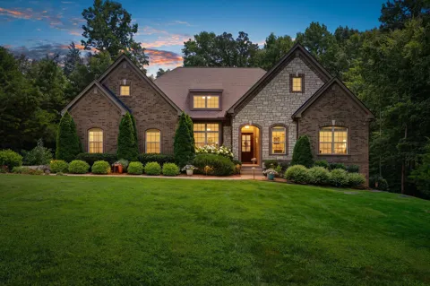 8012 Rose Ridge Pvt Lane