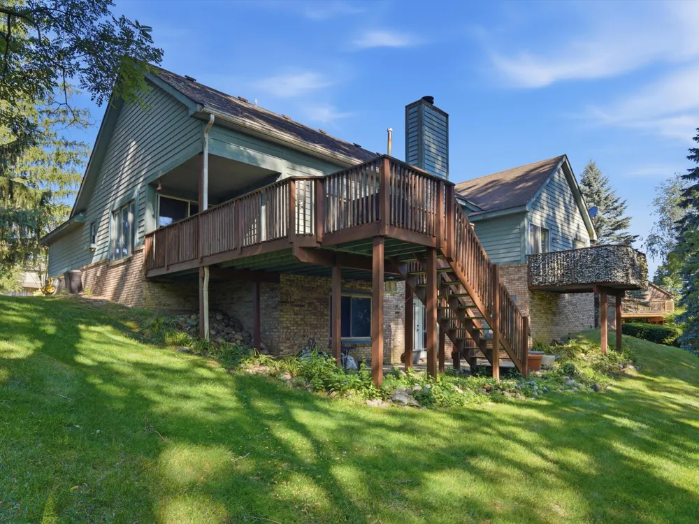 5220 Huron Hills Drive Commerce, MI 48382
