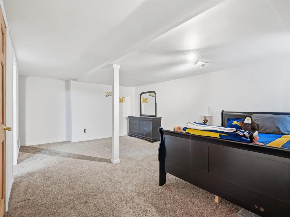 5220 Huron Hills Drive Commerce, MI 48382