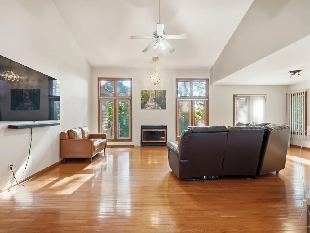 5220 Huron Hills Drive Commerce, MI 48382