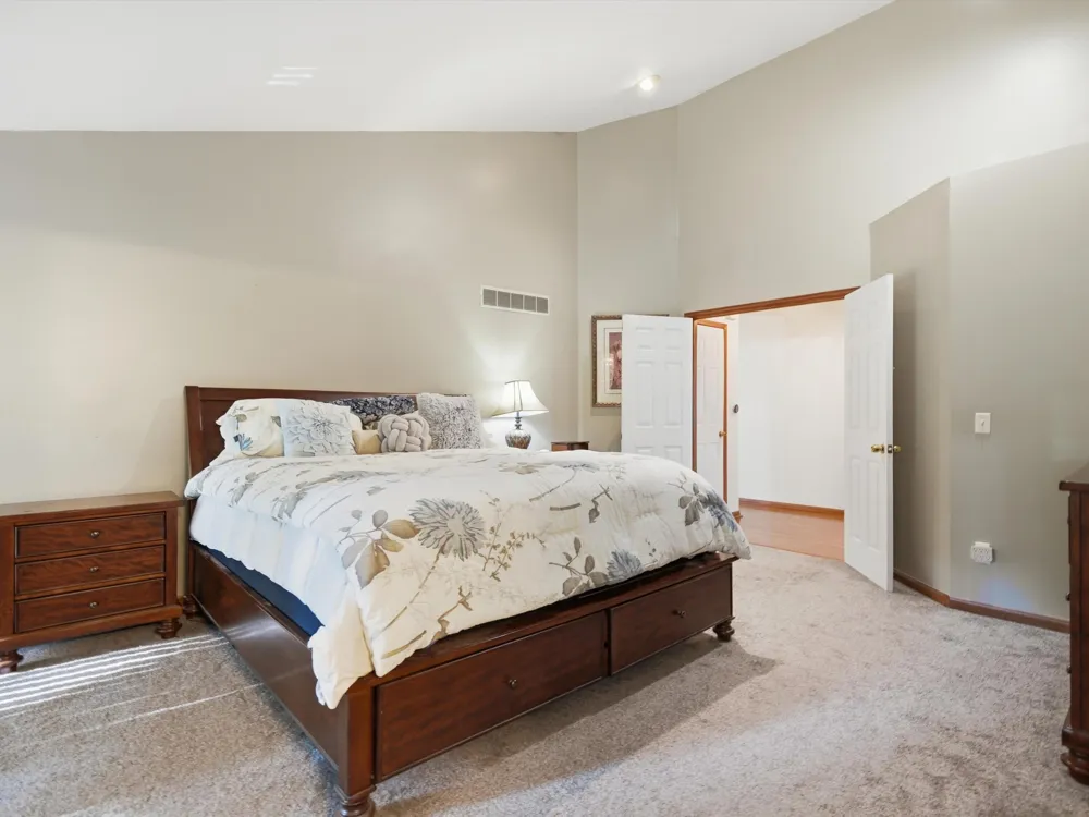 5220 Huron Hills Drive Commerce, MI 48382