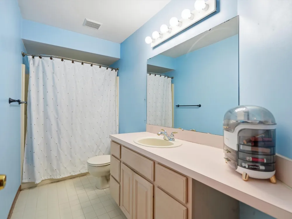 5220 Huron Hills Drive Commerce, MI 48382