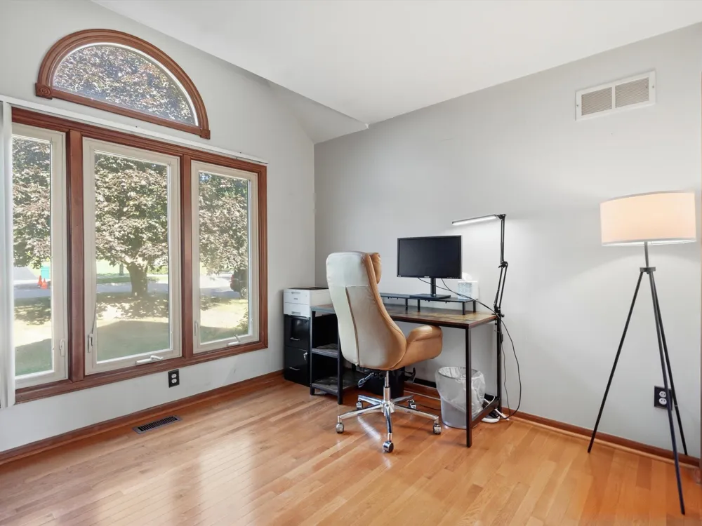 5220 Huron Hills Drive Commerce, MI 48382