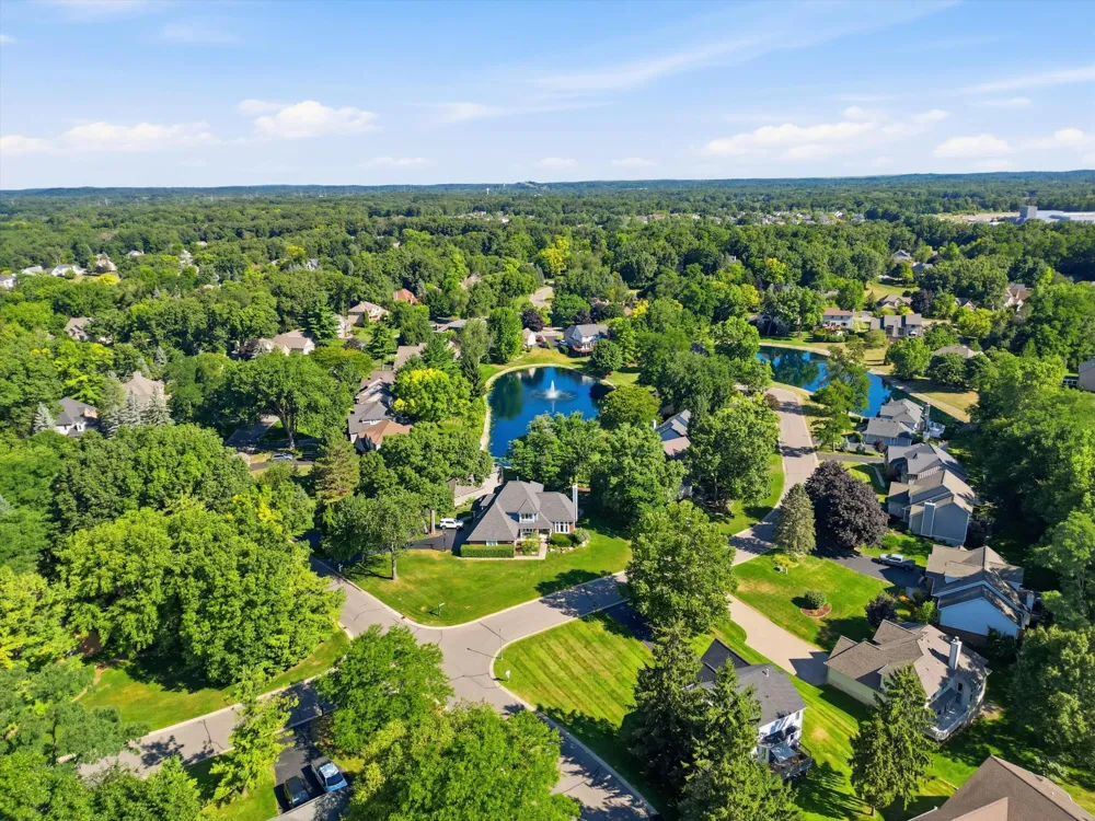 5220 Huron Hills Drive Commerce, MI 48382
