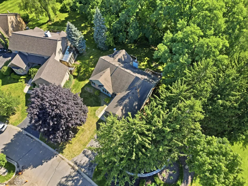 5220 Huron Hills Drive Commerce, MI 48382