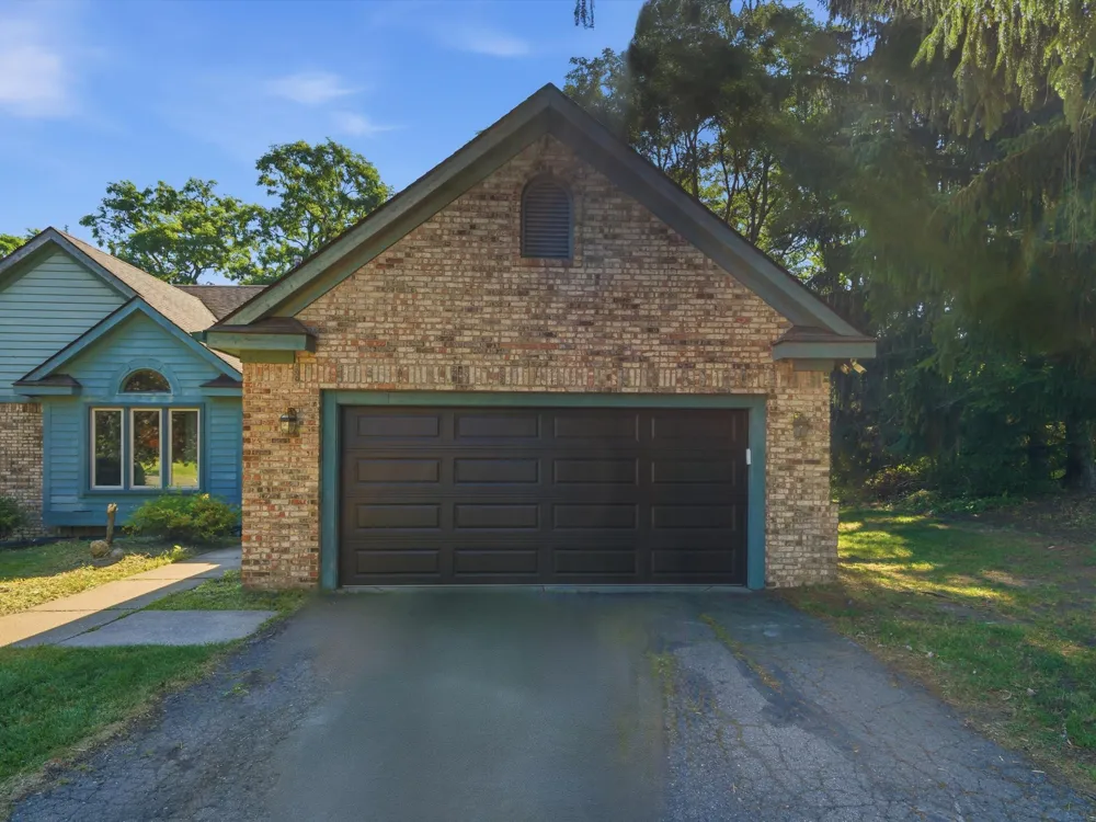5220 Huron Hills Drive Commerce, MI 48382