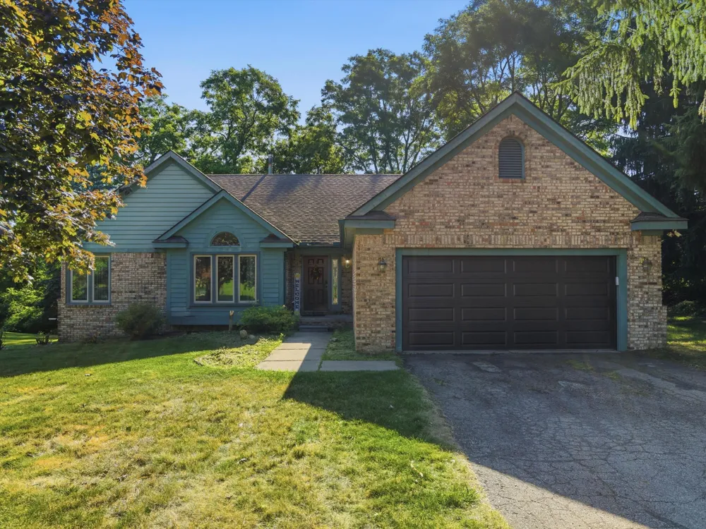 5220 Huron Hills Drive Commerce, MI 48382