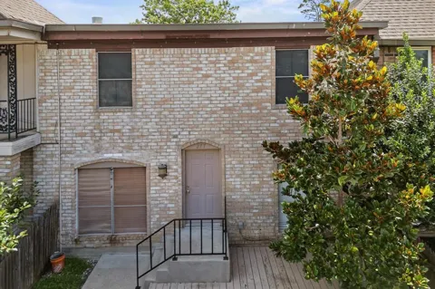 811 Threadneedle Street #277