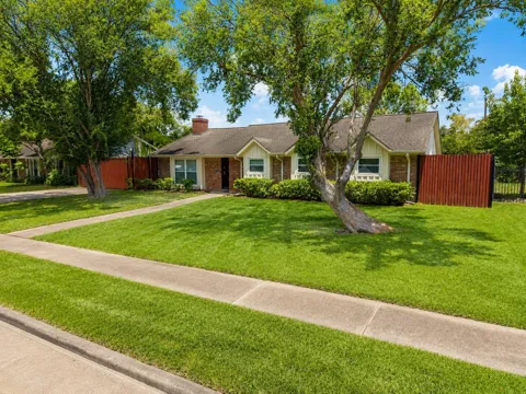 7718 Hiawatha Drive